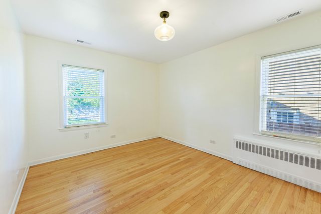 8138 Mulligan Avenue, Burbank, IL 60459