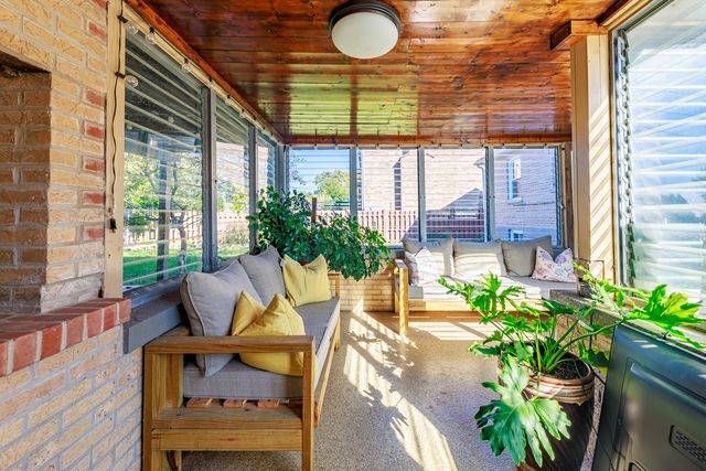 8138 Mulligan Avenue, Burbank, IL 60459