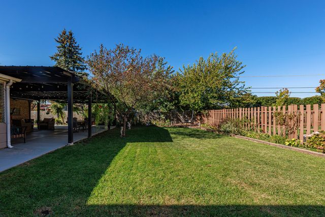 8138 Mulligan Avenue, Burbank, IL 60459