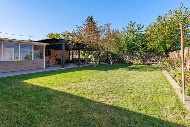 8138 Mulligan Avenue, Burbank, IL 60459