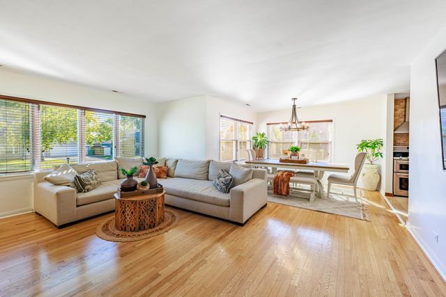 8138 Mulligan Avenue, Burbank, IL 60459