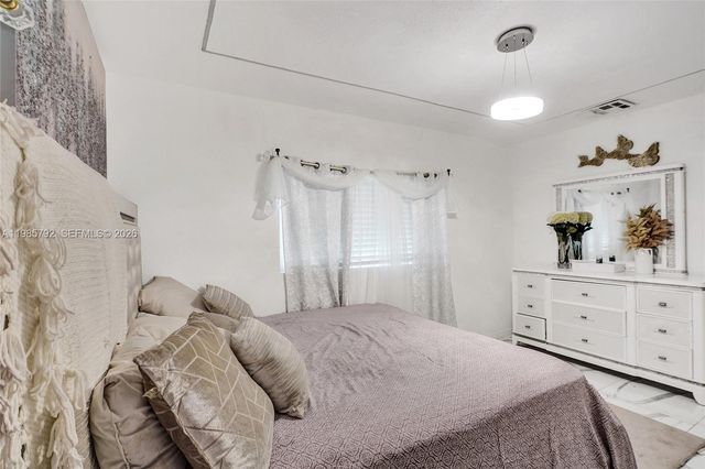 1675 NE 160th St, North Miami Beach, FL 33162