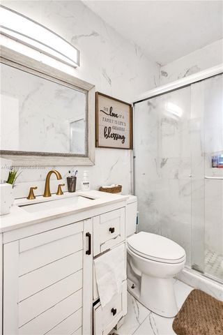 1675 NE 160th St, North Miami Beach, FL 33162