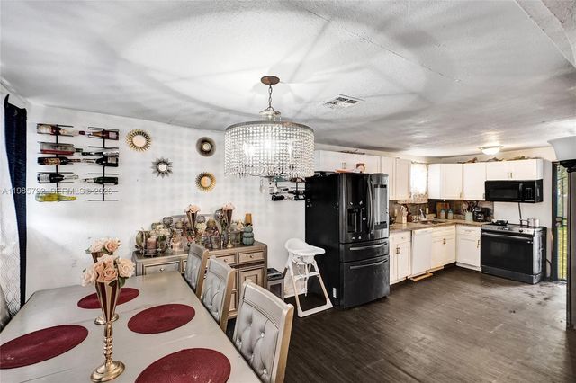 1675 NE 160th St, North Miami Beach, FL 33162