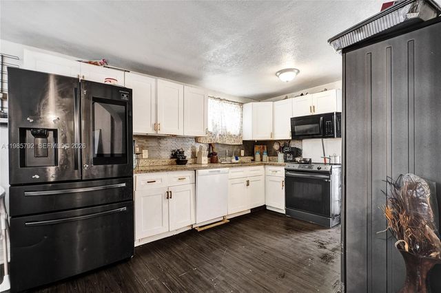 1675 NE 160th St, North Miami Beach, FL 33162