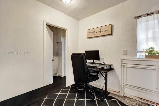 1675 NE 160th St, North Miami Beach, FL 33162