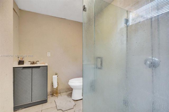 1675 NE 160th St, North Miami Beach, FL 33162