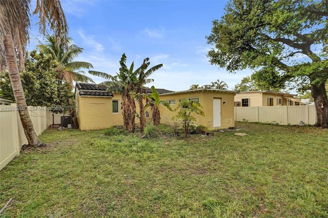 1675 NE 160th St, North Miami Beach, FL 33162