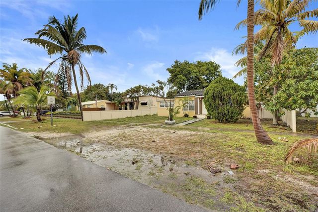 1675 NE 160th St, North Miami Beach, FL 33162