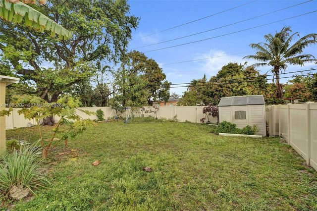 1675 NE 160th St, North Miami Beach, FL 33162