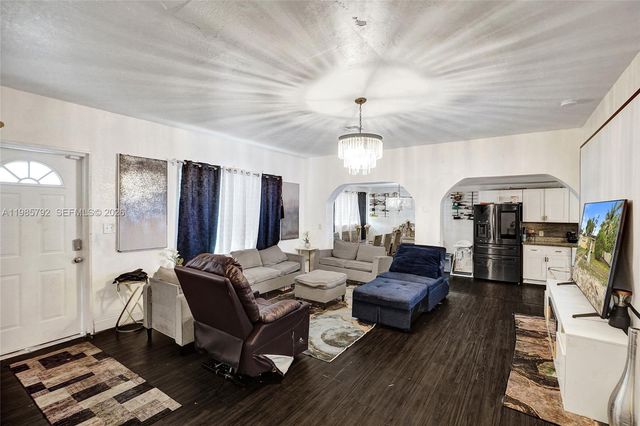 1675 NE 160th St, North Miami Beach, FL 33162