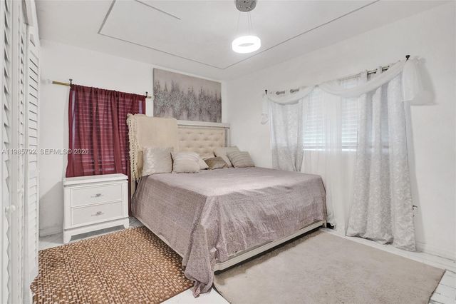 1675 NE 160th St, North Miami Beach, FL 33162