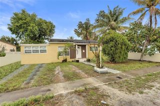 1675 NE 160th St, North Miami Beach, FL 33162