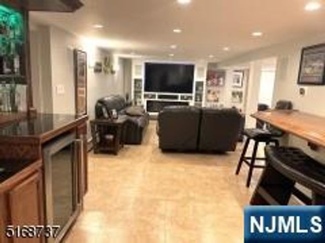 6 Chamberlain Avenue, Little Ferry, NJ 07643