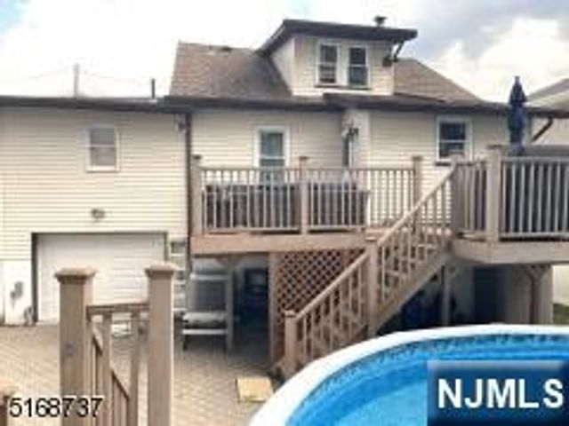 6 Chamberlain Avenue, Little Ferry, NJ 07643
