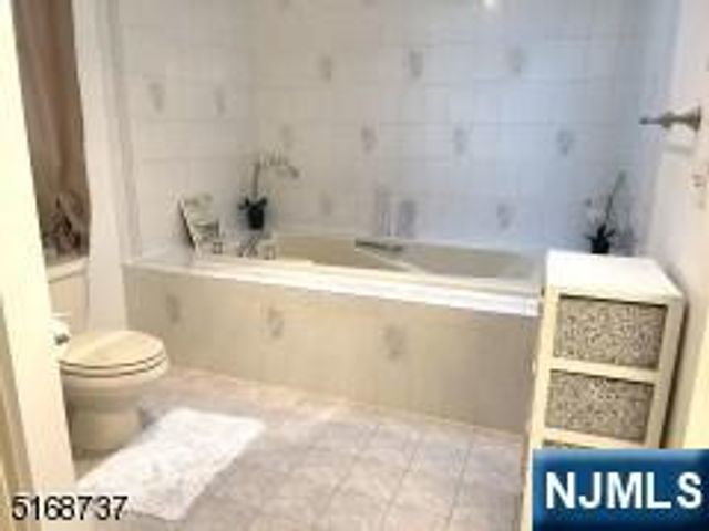 6 Chamberlain Avenue, Little Ferry, NJ 07643