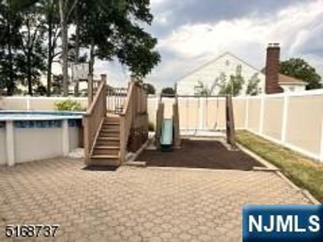 6 Chamberlain Avenue, Little Ferry, NJ 07643