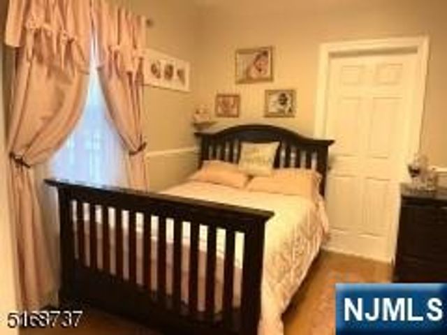 6 Chamberlain Avenue, Little Ferry, NJ 07643