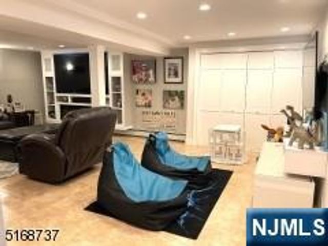 6 Chamberlain Avenue, Little Ferry, NJ 07643