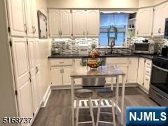 6 Chamberlain Avenue, Little Ferry, NJ 07643