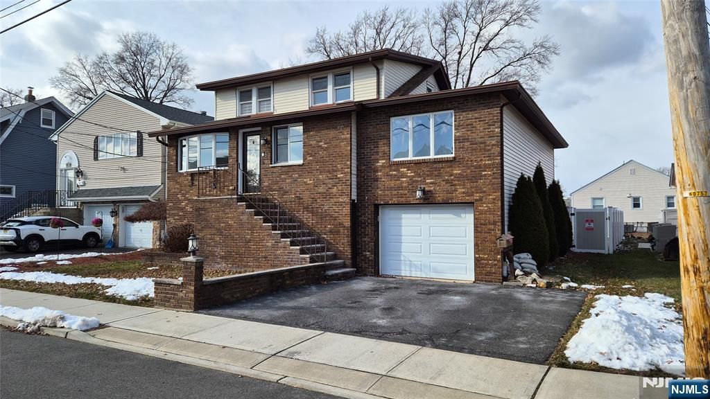 6 Chamberlain Avenue, Little Ferry, NJ 07643