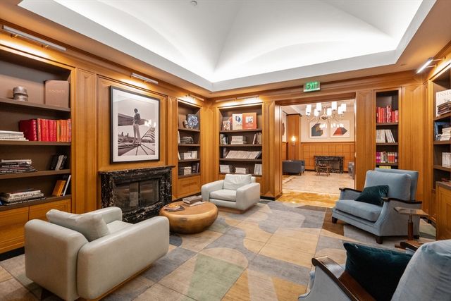 400 Stuart St 15J, Boston, MA 02116