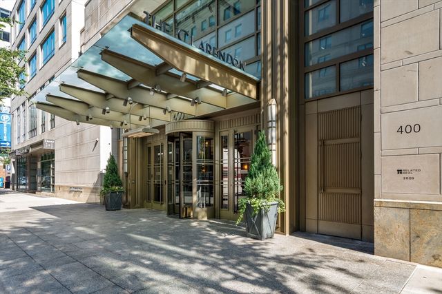 400 Stuart St 15J, Boston, MA 02116