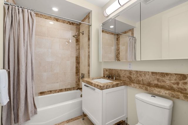 400 Stuart St 15J, Boston, MA 02116