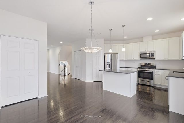 2967 Madison Drive, Naperville, IL 60564