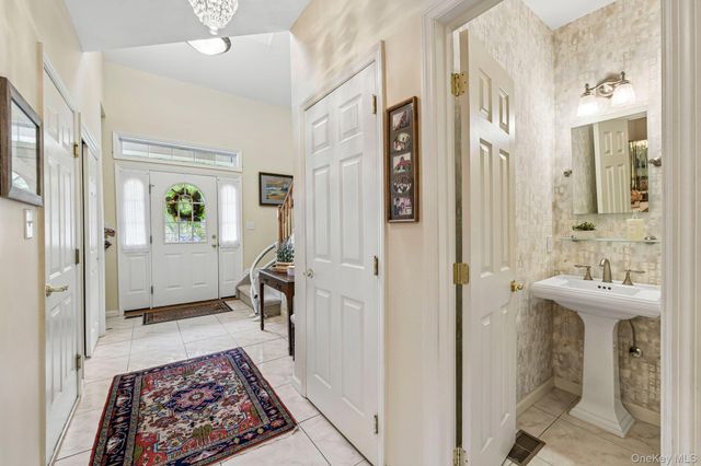 71 Manitou Trail, Kings Park, NY 11754