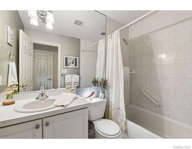 71 Manitou Trail, Kings Park, NY 11754