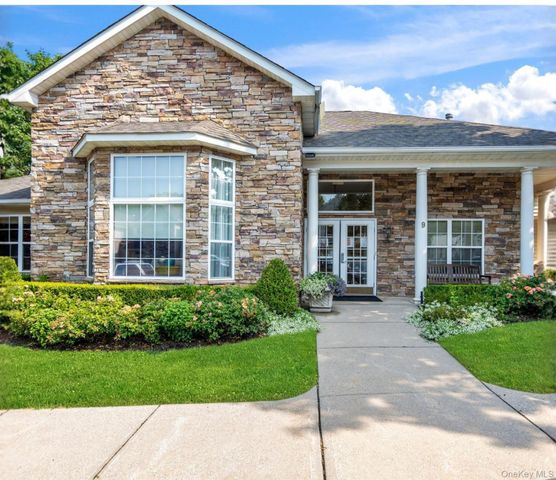 71 Manitou Trail, Kings Park, NY 11754