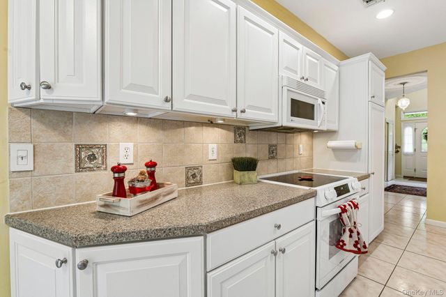 71 Manitou Trail, Kings Park, NY 11754