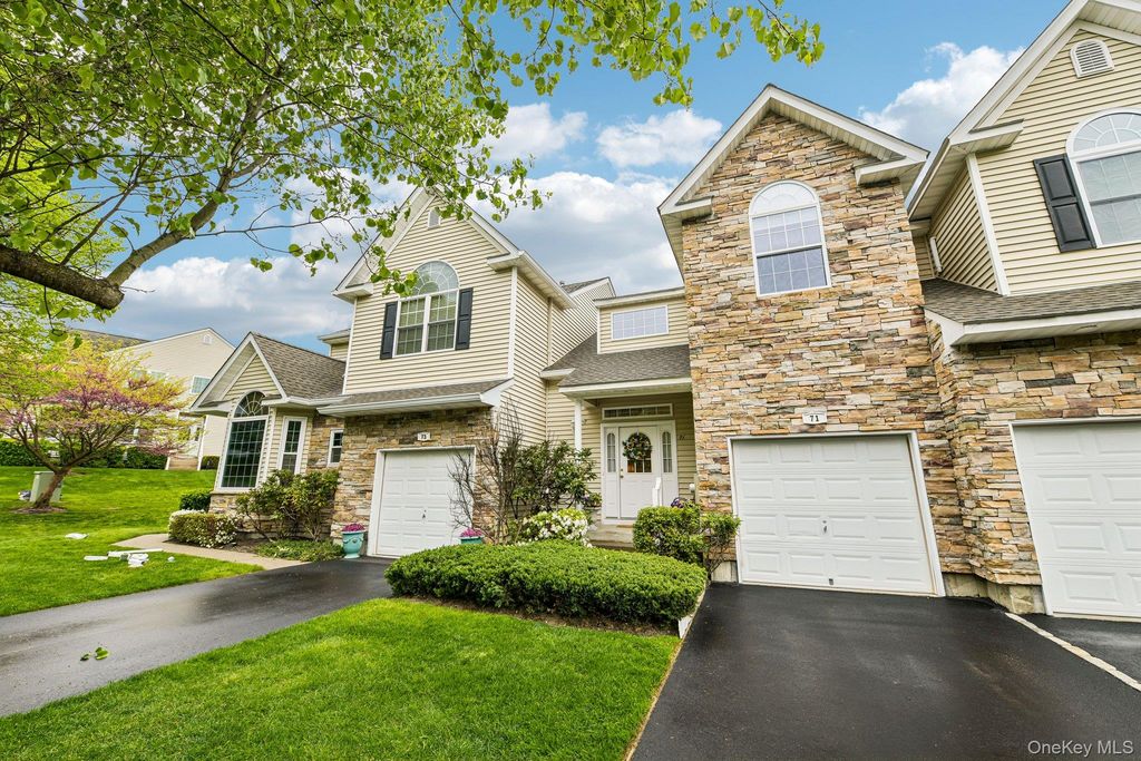 71 Manitou Trail, Kings Park, NY 11754