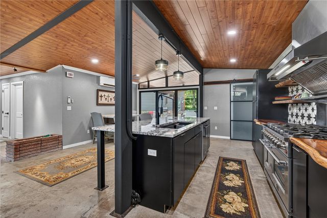 5620 Country Club Avenue, Fort Smith, AR 72903