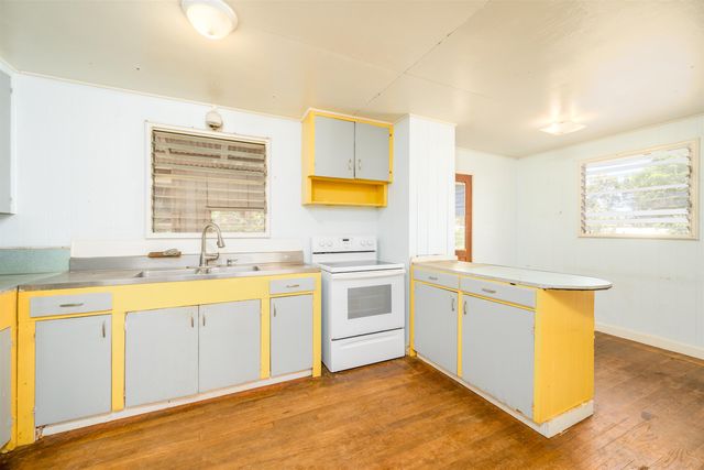 17 Akoni Pl, Paia, HI 96779