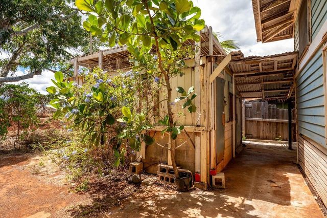 17 Akoni Pl, Paia, HI 96779