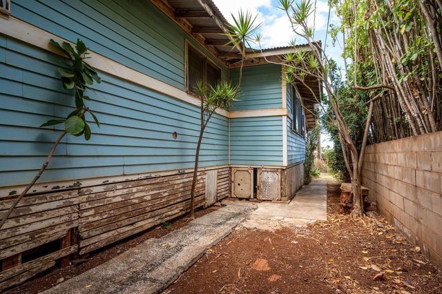 17 Akoni Pl, Paia, HI 96779