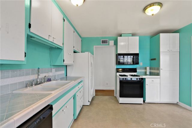 2856 W Rowland Circle, Anaheim, CA 92804