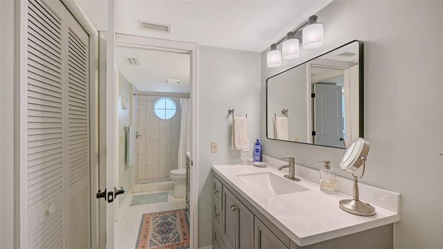 1203 SIESTA BAYSIDE DRIVE 1203-D, Sarasota, FL 34242