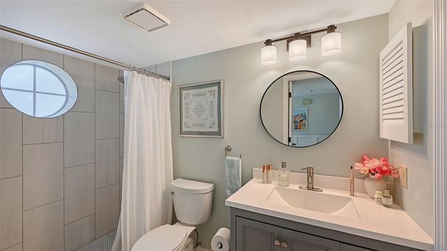 1203 SIESTA BAYSIDE DRIVE 1203-D, Sarasota, FL 34242