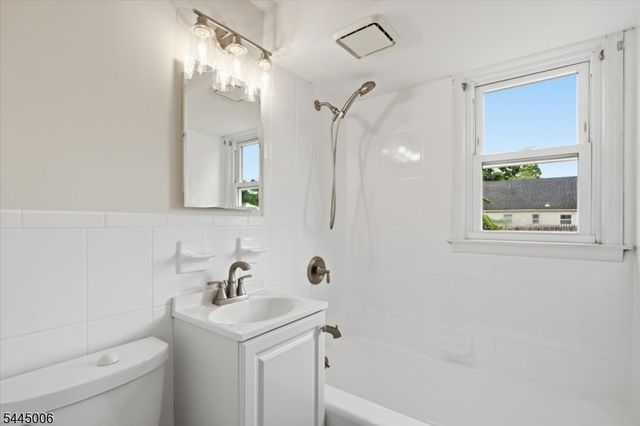421 1St St, Middlesex Boro, NJ 08846
