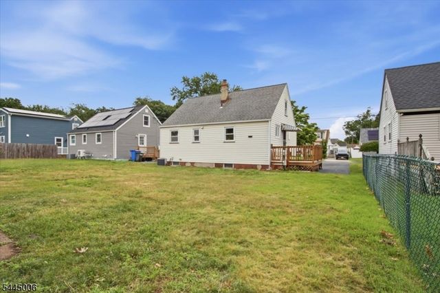 421 1St St, Middlesex Boro, NJ 08846