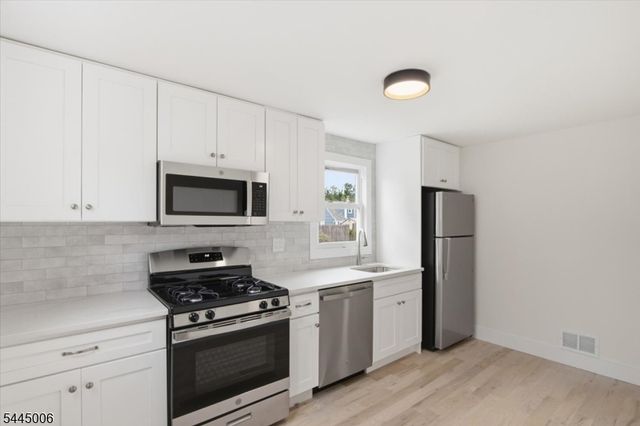 421 1St St, Middlesex Boro, NJ 08846