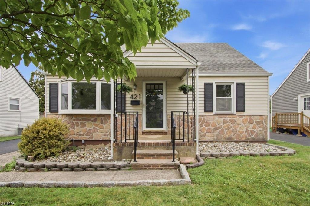 421 1St St, Middlesex Boro, NJ 08846