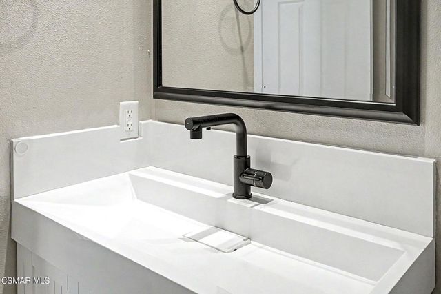 4176 Minnecota Drive, Thousand Oaks, CA 91360