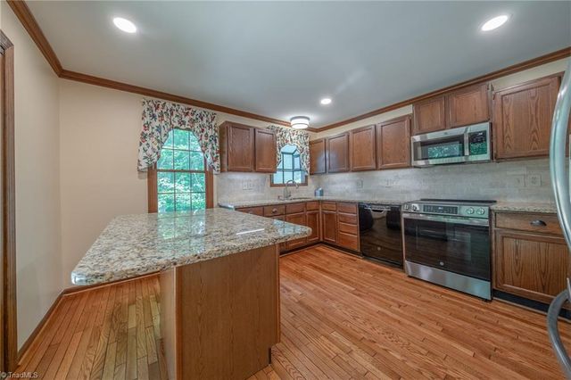1048 Beecher Road, Winston-salem, NC 27104