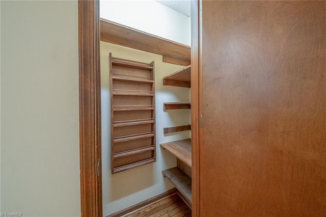 1048 Beecher Road, Winston-salem, NC 27104