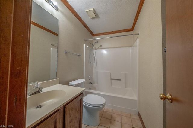 1048 Beecher Road, Winston-salem, NC 27104