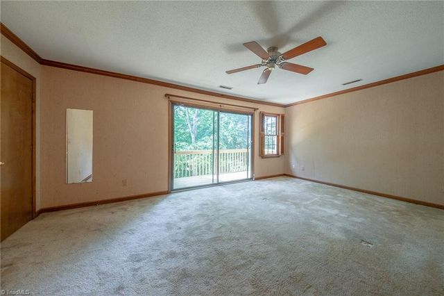1048 Beecher Road, Winston-salem, NC 27104